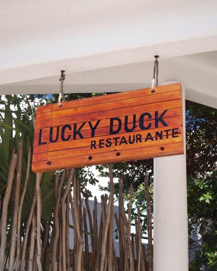 Lucky Duck Pj Hotell Cancún Exteriör bild